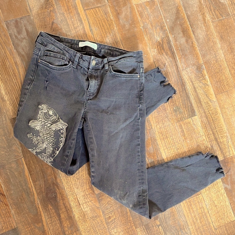 Zara Distressed Denim Jeans ❤️